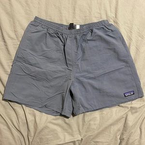 Patagonia Baggies Men’s size M (5 inch)